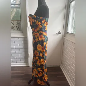 Tuckernuck NEW WITH TAGS Hyacinth House‎ Margot Ruffle Strapless Midi Dress thumbnail 4
