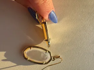 Kendra Scott Drop Earrings Mother of Pearl thumbnail 3