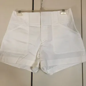 Club Monaco high-waisted shorts size 4 thumbnail 2