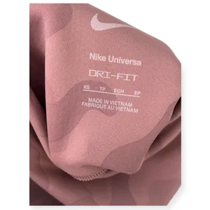 Nike Universa Women's High-Waisted 8" Camo Biker Shorts with Pockets XS thumbnail 10