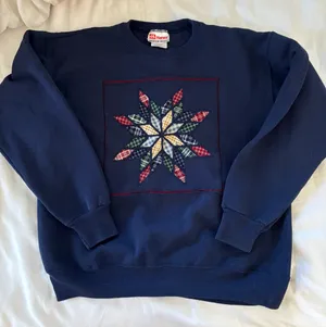 Hanes vintage embroidered navy sweatshirt thumbnail 1