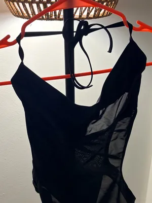Victoria’s Secret Swimsuit thumbnail 1