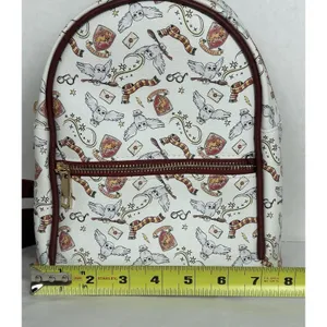 Bioworld Harry Potter Gryffindor Watercolor Hedwig Mini Backpack Excellent Cond. thumbnail 6