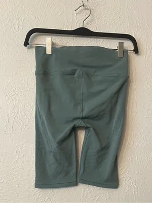 Lululemon Reveal Short Digital Rain High-Waist Women’s Performance Bike Shorts thumbnail 4