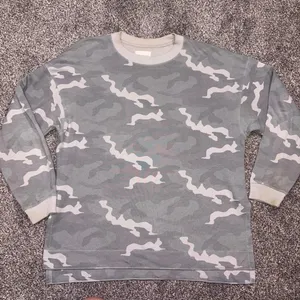 American Eagle camo crewneck thumbnail 1
