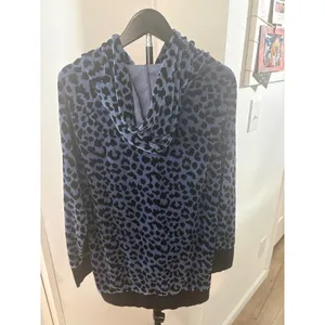 Victorias‎ Secret Blue Leopard Print Hoodie Longline Pullover XS Animal Print thumbnail 3