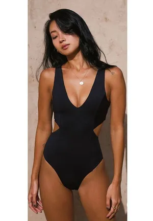 NEW Yukari Willow 1 Pc Swimsuit Cut Out Monokini Swimwear S thumbnail 1