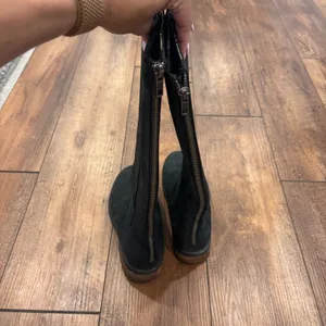 Ugg Seldon 1009201 Women's Tall Black Suede Zipper Riding Boots Size 7 thumbnail 5