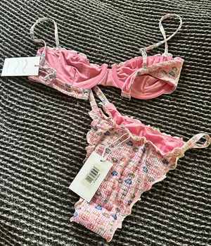 Dippin' Daisy's Bikini thumbnail 2