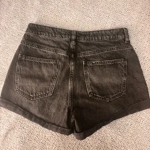 PacSun Washed Black High-Rise Denim‎ Shorts size 27 thumbnail 2