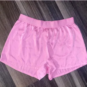 Juicy couture shorts  thumbnail 2