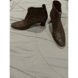 Italian Brown Suede & Snake Embossed Leather Ankle Bootie Women’s Size 7 thumbnail 4