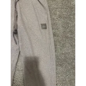 Alo Yoga Muse Sweatpant Size Small Gravel Heather thumbnail 6