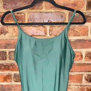 NWT Quince Palm Green Italian Cami One-Piece Swimsuit Women's Size Medium thumbnail 4