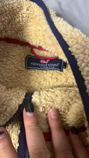 Vineyard Vines Sherpa pull over thumbnail 2