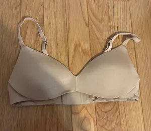 SKIMS Bra thumbnail 1