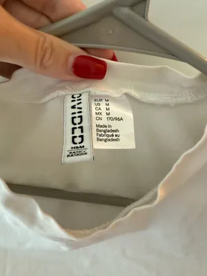 White Cropped H&M divided basic tee thumbnail 3