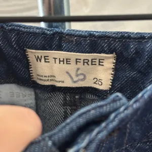 Free People New Spin Trouser Jeans Dark Wash Mid Rise Pleated Size 25 thumbnail 5