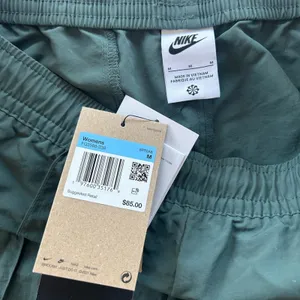 Nike Sportswear Everything Wovens Trackpants Vintage Green/Sail Size Medium NWT thumbnail 6