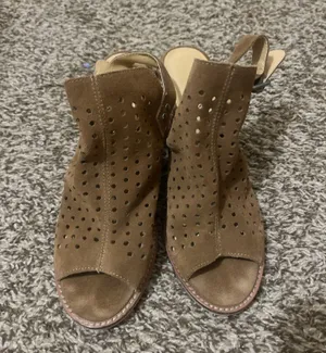 Chinese Laundry Heels thumbnail 2