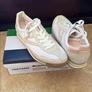 Tretorn Pink and White Women's Sneakers size 9 thumbnail 2