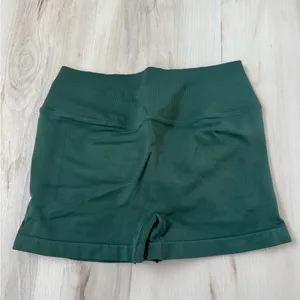 High-Rise Forest Green Women’s Bike Shorts - Sleek Active Fit thumbnail 4