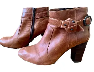 BORN Brown Leather Ankle Boots Size 7 thumbnail 1