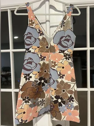 LAST CHANCE Zara floral metallic flare v neck dress thumbnail 3
