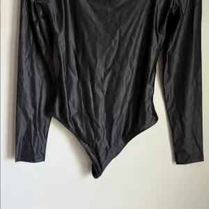 Babaton Satinette Squareneck Longsleeve Bodysuit Medium thumbnail 6