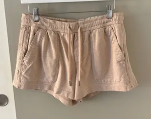 Athleta Farallon Heathered Shorts Beige Tan Size Women’s 4 - Small thumbnail 1