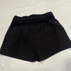 Lululemon Dance Studio High-Rise Short 3.5" Black size 6 women thumbnail 4