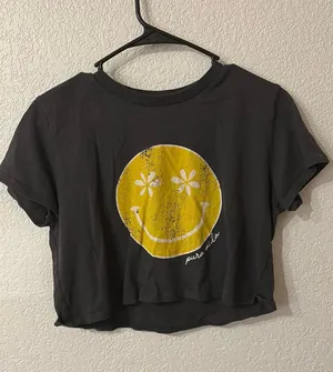 Pura Vida Crop Top thumbnail 1