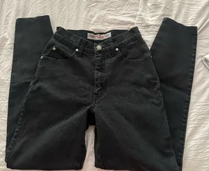 Levi's Vintage Women's Straight Leg Dark Jeans thumbnail 1
