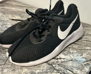 Nike Black and White Sneakers thumbnail 1
