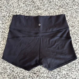 LULULEMON In Movement Short Everlux 2.5" in Black Sz. 10 thumbnail 11