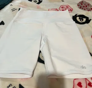 Alo Yoga High-Waisted Shorts Biker thumbnail 1