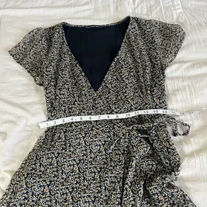 Abercrombie & Fitch Floral Faux Wrap Mini Dress Flutter‎ Sleeve V-Neck Lined thumbnail 7