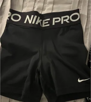 Nike Pros Black thumbnail 1