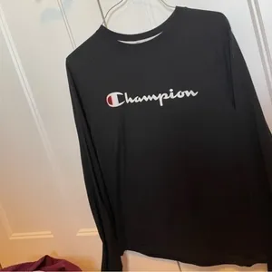 Black Champion Long sleeve size medium thumbnail 3