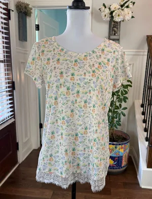 LC Lauren Conrad NWOT Floral Pineapple Lace Hem Blouse with Ribbon Tie in Back thumbnail 1