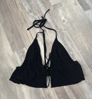 Shein Halter Crop Top Tie thumbnail 1