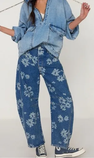 NWT Free People We The Free Good Luck Printed Barrel Jeans - laser Daisy - 33 thumbnail 1