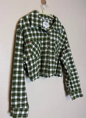 BDG‎ Urban Outfitters Claire Green Plaid Cropped Flannel Shacket Jacket Small thumbnail 1
