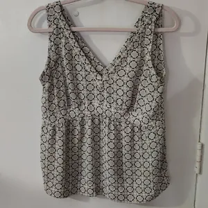 LOFT V-Neck Peplum Geometric Mosaic Print Top 4P Petite Boho Balletcore Classic thumbnail 6
