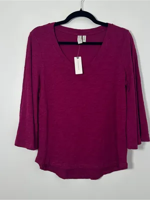 Anthropologie Raspberry Pink V-Neck Bell Sleeve Top Size Small NWT thumbnail 1