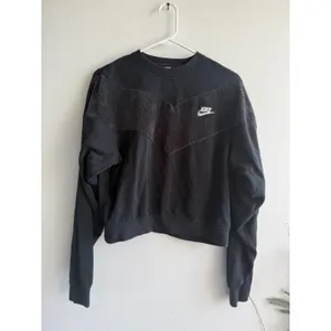 Nike Womens Sportswear Black Corduroy Chevron Cropped Sweatshirt Small‎ 3414 thumbnail 2