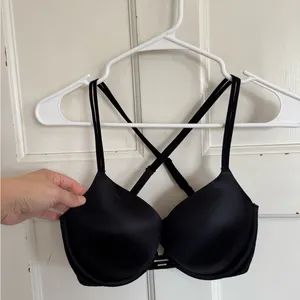 Victoria’s‎ Secret black push-up bra size 34D thumbnail 3