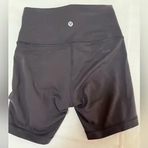 Lululemon Wunder 6 in Bike Shorts thumbnail 2