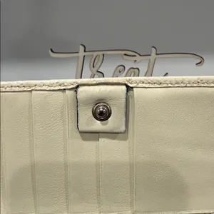 ‼️SALE‼️ Gucci Cream/Off White Mini Guccisima Embossed Leather Wallet thumbnail 4