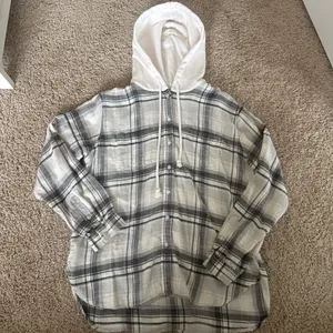 American Eagle plaid hooded flannel  thumbnail 2